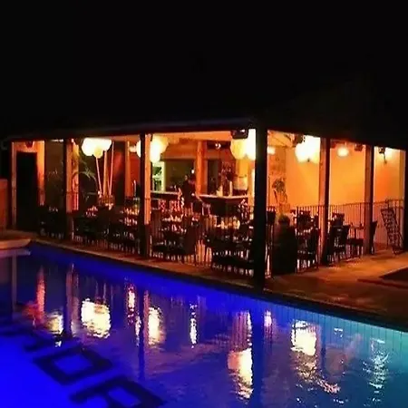 Maora Village Holiday park 3*